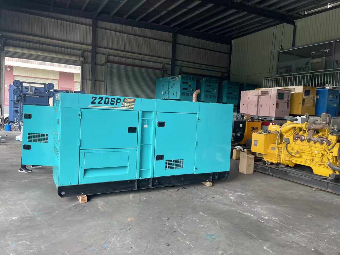 青原800kW 柴油发电机的输出电流波动范围是多少？